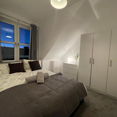 던펌린 Carvetii - Edward House D - 2 Dbl Bed 2Nd Floor Flat 아파트 외부 사진