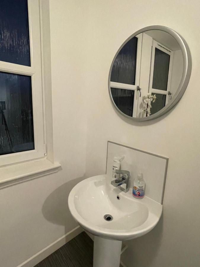 던펌린 Carvetii - Edward House D - 2 Dbl Bed 2Nd Floor Flat 아파트 외부 사진
